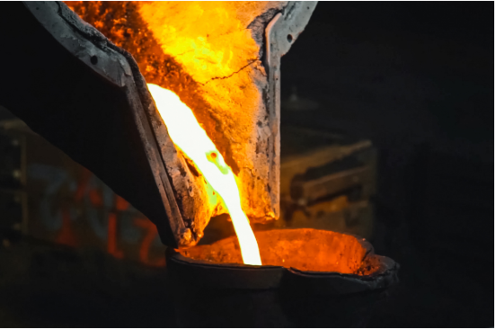 Skilled chemists in the Africana Gold refinery